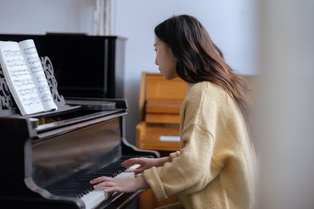 Learning piano at 25