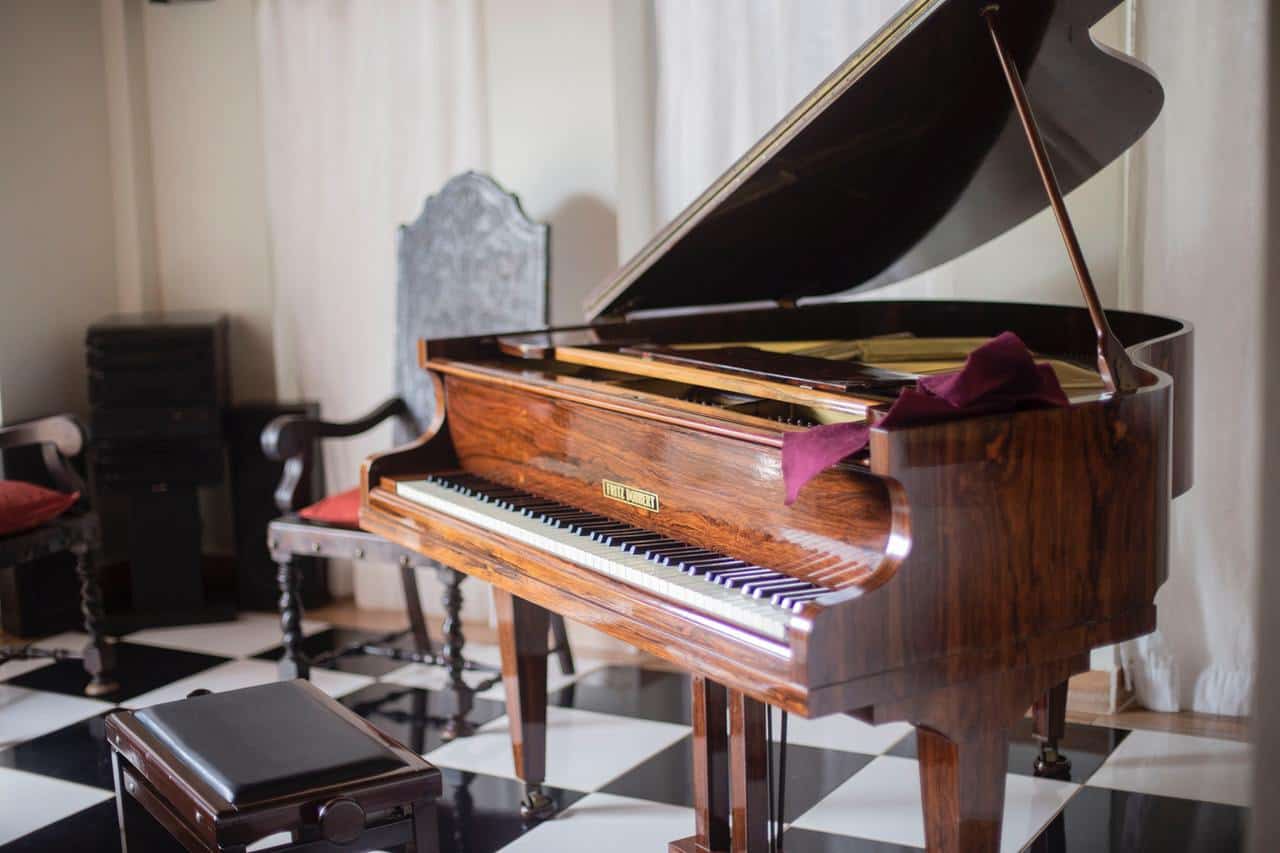 klavier für anfänger, stutzflügel, piano for beginners, baby grand piano, which piano for beginners