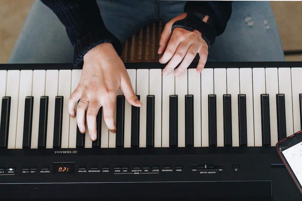 klavier für anfänger, keyboard, piano for beginners, electronic keyboard, which piano for beginners