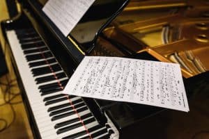 Learning to read two clefs at once! Both clefs piano (4)