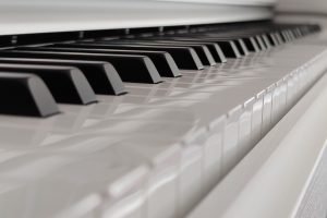 What is a hemiola in music and how to use it? piano