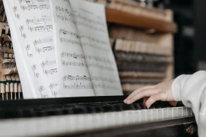 acordes la menor piano