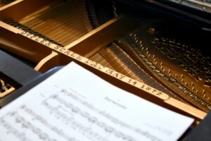 Beginner piano pieces for one hand One hand easy piano songs